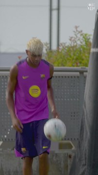 El Show de malabarismos de Lamine Yamal en el entrenamiento del Barça
