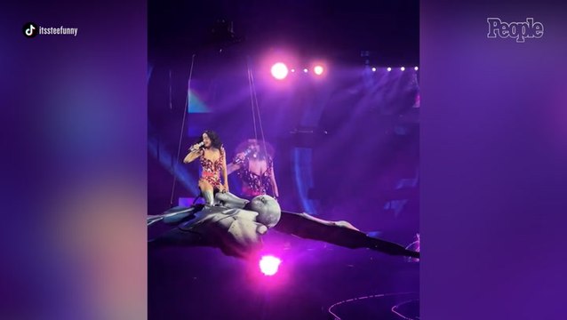 Katy Perry Clings to Butterfly Prop amid Terrifying Moment It Malfunctions Mid-Air, Leaving Her Dangling Above Crowd