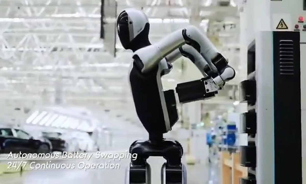 🤖🇨🇳 FLASH – Le robot qui n’a plus besoin de l’humain est là UBTECH dévoile le Walker S2, premier robot humanoïde capable de changer sa propre batterie sans aucune aide 🔋⚙️  👉 Quand son énergie faiblit, il détecte, cherche, installe…