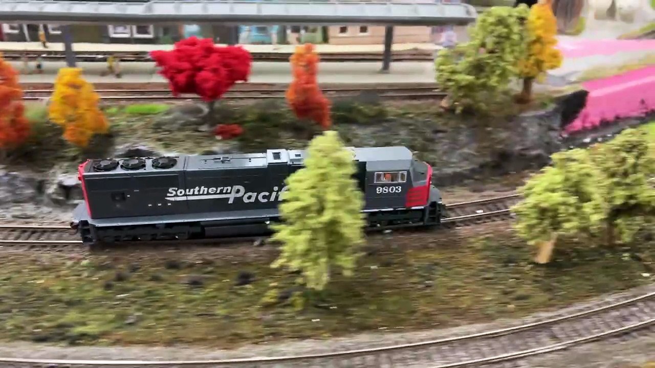 Athearn Genesis Southern Pacific SD70M Test Run - Anna Capri Trains and Models (1080p, h264)