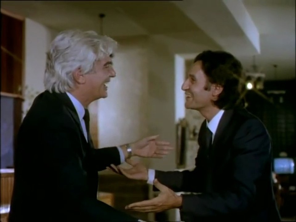 BLACK & WHITE -- MYRON __  '''ΤΟ ΠΑΙΖΩ ΚΑΙ ΠΟΛΥ ΑΝΔΡΑΣ''' ---Ηθοποιοί: Σωτήρης Μουστάκας (Ζήνων Πετρίδης) , Θάλεια Παπάζογλου (Ανδρομάχη Πετρίδου) , Βαγγέλης Πρωτόπαππας (Νεκτάριος) , Τέτα Κωνσταντά (Τζούλη) , Κώστας Καραγιώργης (Θωμάς) , Παναγιώτης Σουπι