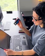 This is how Gen Z handles paperwork 😎📲