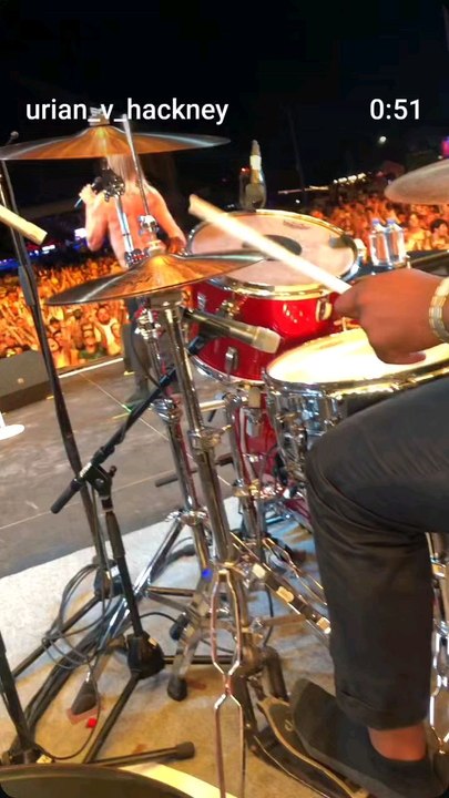 urian v hackney Batteur ( Drummers ) Iggy pop Live caméra qui Tremble !! whaou franchement 🥁🥢🔥