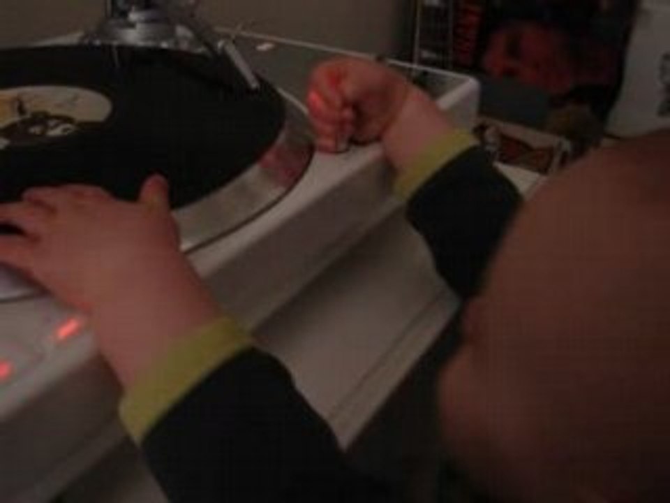 Kanyewest scratching Eliot