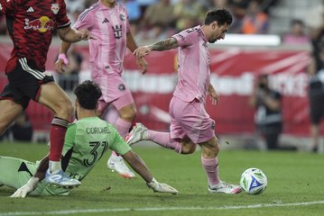 Messi hace lo de siempre: doblete y goleada del Inter Miami