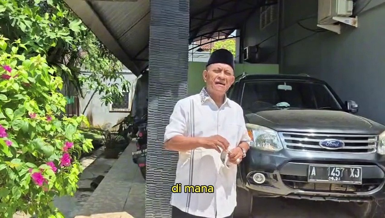Gereja Kristen Toraja Jemaat Sion, Desa Parit Baru, Kecamatan Sungai Raya, Kabupaten Kubu Raya, Provinsi Kalimantan Barat keluhkan sikap Pemerintah jalan akses ditutup sepihak sejak tahun 2021.