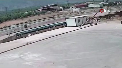 Gaziantep'te feci kaza: Kontrolde çıkan araç defalarca takla attı!