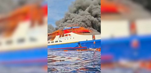 KM Barcelona terbakar di Sulut, penumpang panik dan lompat ke laut