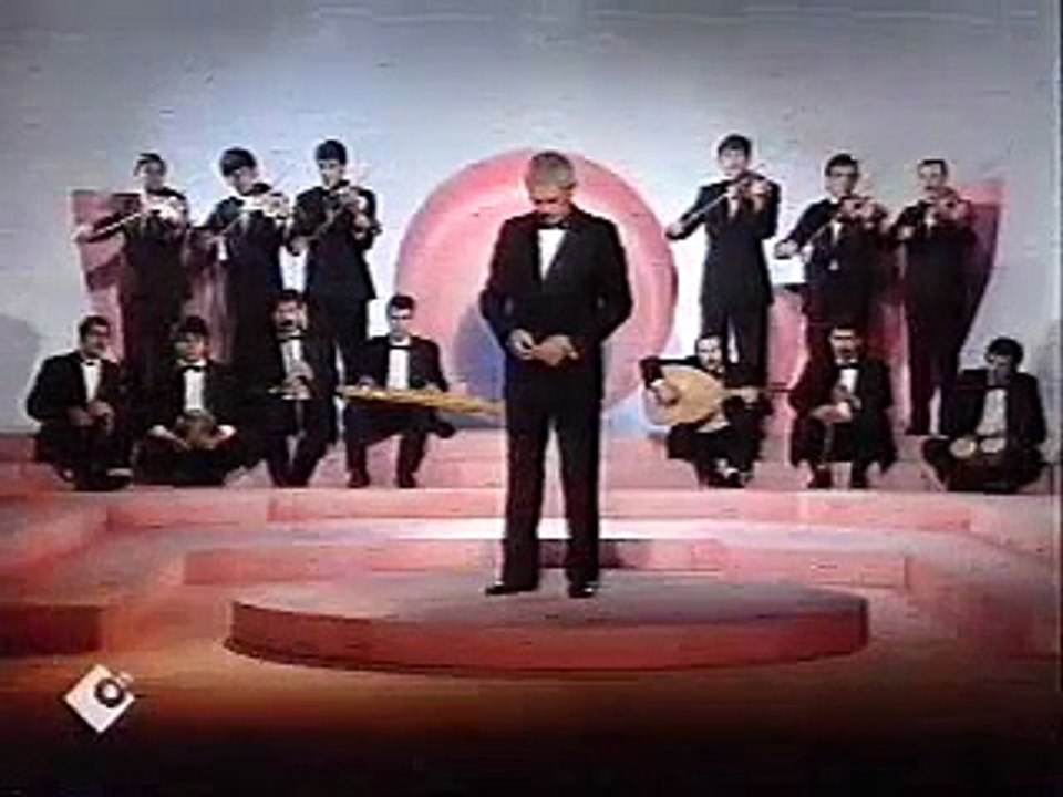 Adnan Senses Cok Üzgünsün Arkadas Video