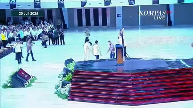 PSI Hadiahkan Cenderamata berupa Lukisan kepada Presiden Prabowo