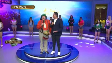 Pollo y payaso Bola revelan secretos de un productor