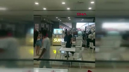 Beylikdüzü'nde AVM'nin asma tavanı çöktü!