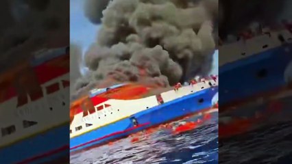 Un ferry con 280 pasajeros se incendió frente a las costas de Indonesia