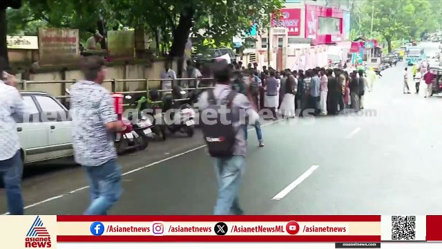 കോഴിക്കോട് പേരാമ്പ്ര ആര്‍ടിഒ ഓഫീസിലേക്ക് എസ്എഫ്‌ഐ, യൂത്ത് ലീഗ് മാര്‍ച്ച്