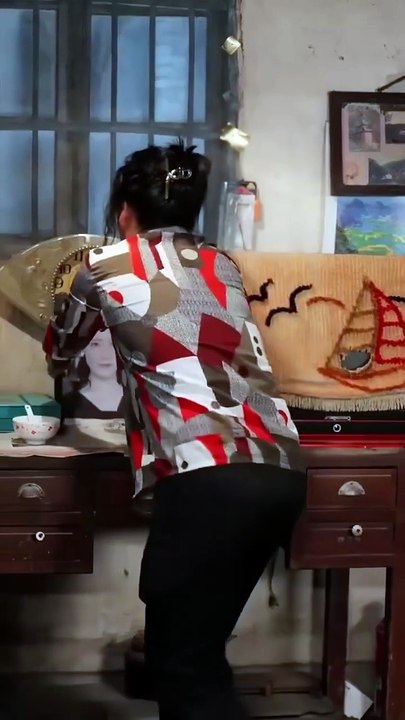 海外出張から戻ったCEOに、“パパ”と呼ぶ少女が現れる→彼女は、8年前の一夜で授かった“実の娘”だった #中国ドラマ #短編ドラマ #ショートドラマ #日本映画 #日本のドラマ