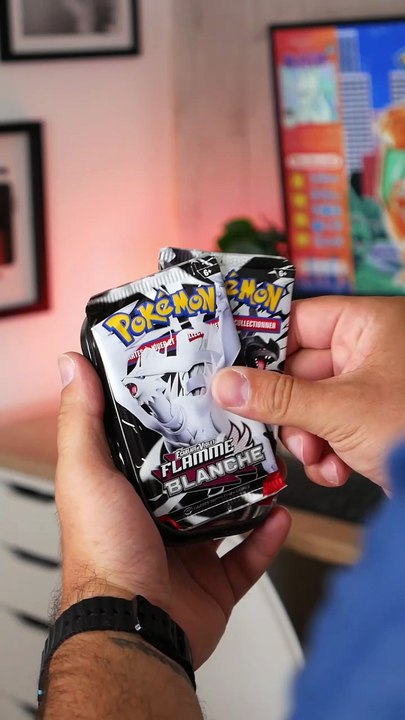 Unboxing Pokémon Foudre Noire et Flamme Blanche mini TIN EV10.5