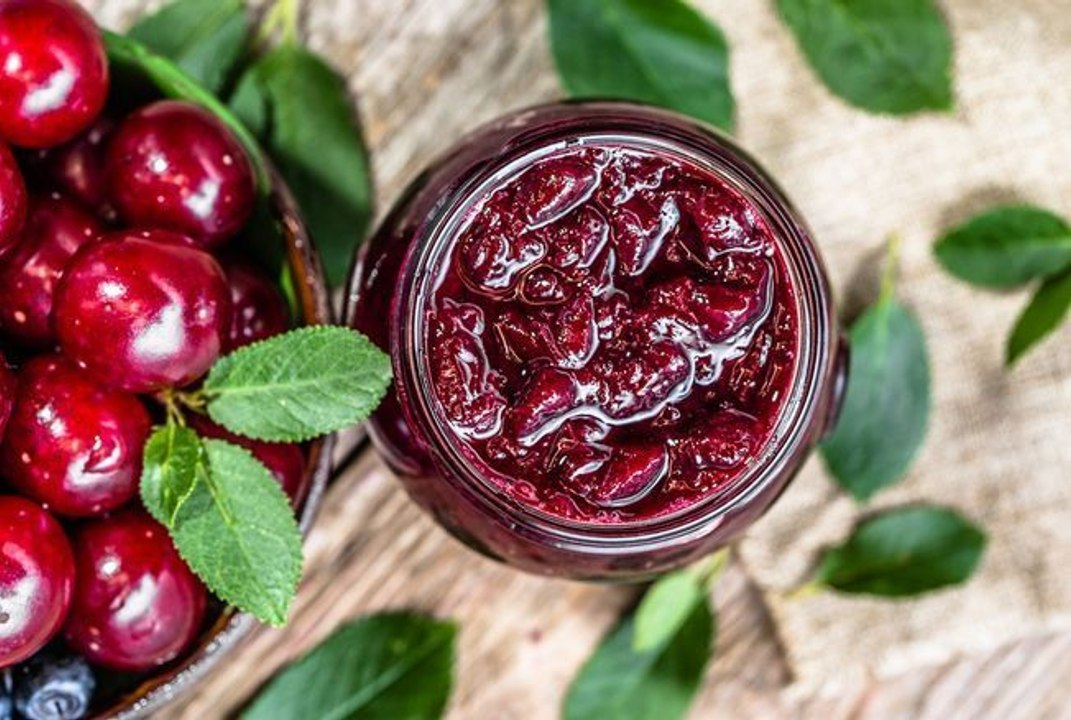 Confiture de cerises : la recette facile, à 2 ingrédients, pour profiter de la perle de l’été toute l’année
