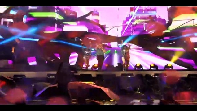 HELENE FISCHER — ATEMLOS DURCH DIE NACHT (Regen-Version) ● LIVE AUS BERLIN · 2015 // HELENE FISCHER — FARBENSPIEL LIVE – DIE STADION-TOURNEE