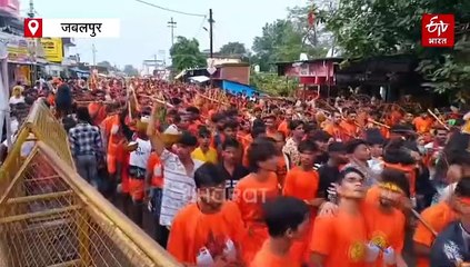 जबलपुर की कावड़ यात्रा निराली, एक कावड़ में नर्मदा जल तो दूसरे में हरियाली