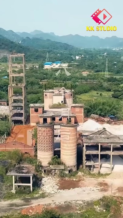 酔った勢いでCEOを“ホスト”と勘違いした彼女→彼の初めてを奪ってしまい、“一生責任を取れ”と迫られることに… #中国ドラマ #短編ドラマ #ショートドラマ #日本映画 #日本のドラマ