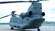 RAFのチヌーク、エア・タトゥーで圧巻の重量物輸送パフォーマンスを披露！🚁🔥