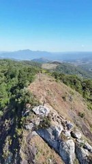 Atleta viraliza ao fazer manobra radical de bike na Grande Florianópolis