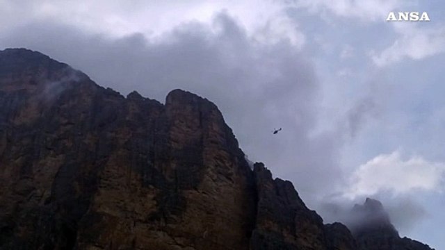 Tre alpinisti bloccati sulle Tofane a 2.800 m, recuperati dopo 12 ore