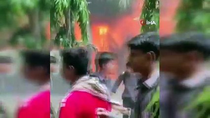 Savaş uçağı üniversite kampüsüne düştü