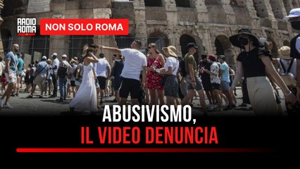 Abusivismo, il video denuncia sotto gli uffici di Gualtieri: "Roma preda dell'inciviltà"
