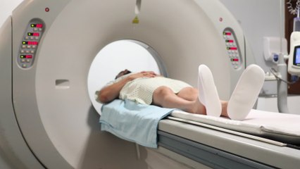 "Il a été attiré dans la machine" : un homme meurt dans un accident d'IRM à cause de son collier