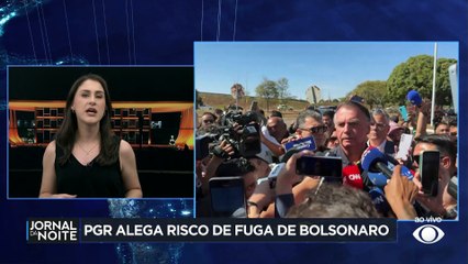 PGR alega risco de fuga de Jair Bolsonaro