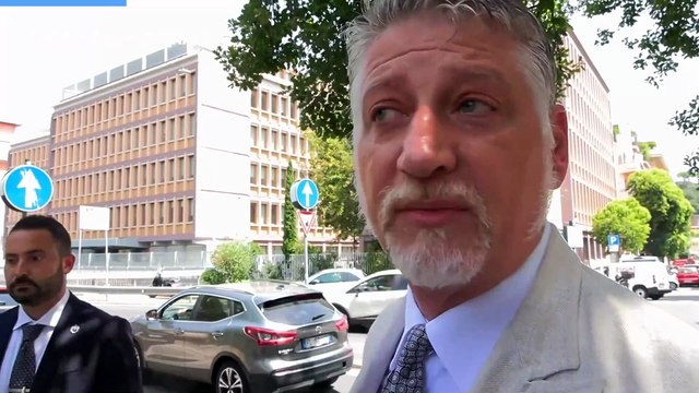 Il ministro Giuli visita la lapide di Matteotti danneggiata: Atto di viltà