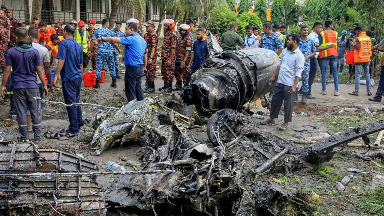 Mindestens 19 Tote bei Absturz von Militärjet auf Schule in Bangladesch