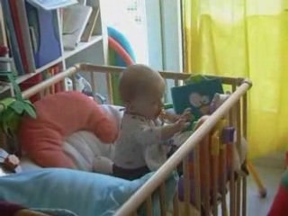 Ewen qui se lève seul