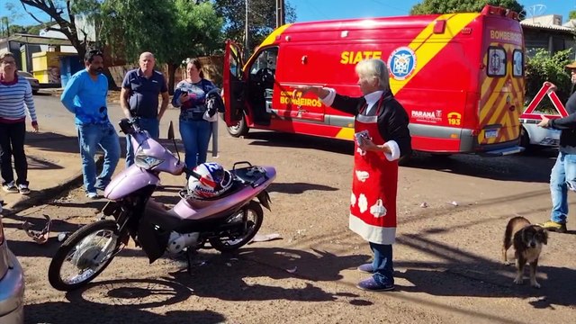 Homem fica ferido após colisão entre Honda Biz e Peugeot no Bairro Morumbi