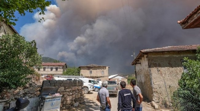 Sakarya yangını durdurulamıyor: Bilecik'e sıçradı
