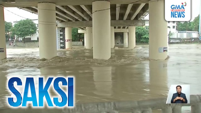 Ilang residente sa Marikina, lumikas nang ideklarang nasa 2nd alarm na ang Marikina River | Saksi