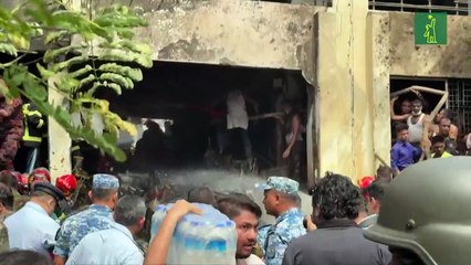 Una veintena de muertos al estrellarse un avión militar contra una escuela en Bangladés