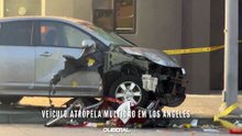 Veículo atropela multidão em Los Angeles