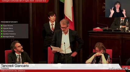 Milano, Tancredi annuncia in Consiglio le dimissioni da assessore