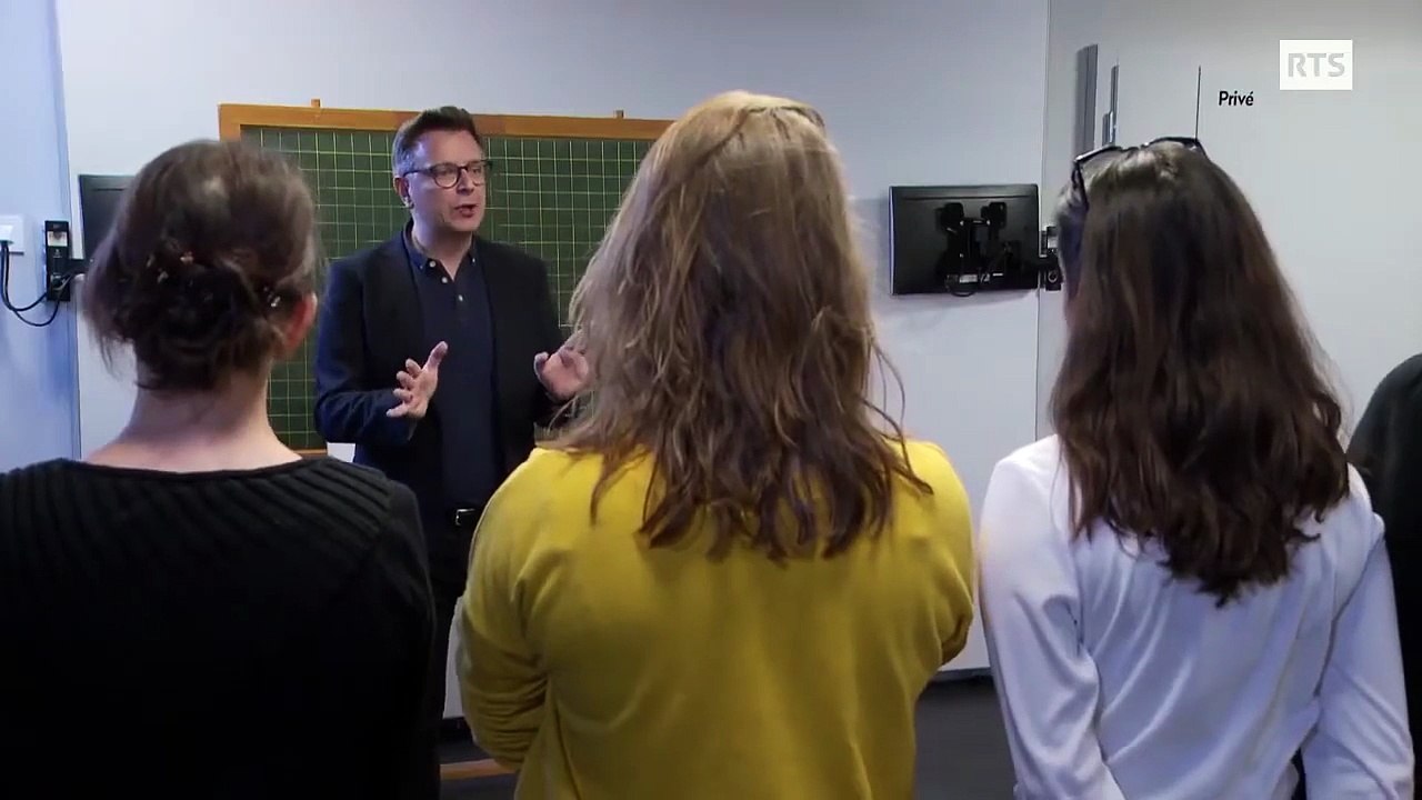 Experience de Asch se conformer au groupe - Tv Suisse RTS.