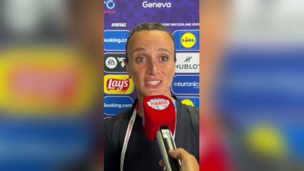 Barbara Bonansea atiende a Marca