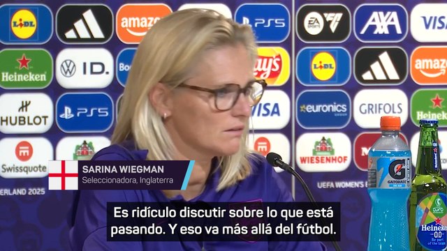 La seleccionadora de Inglaterra denuncia los ridículos insultos racistas a Jess Carter