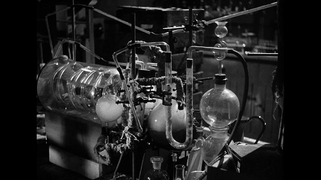 THE MAN IN THE WHITE SUIT Trailer