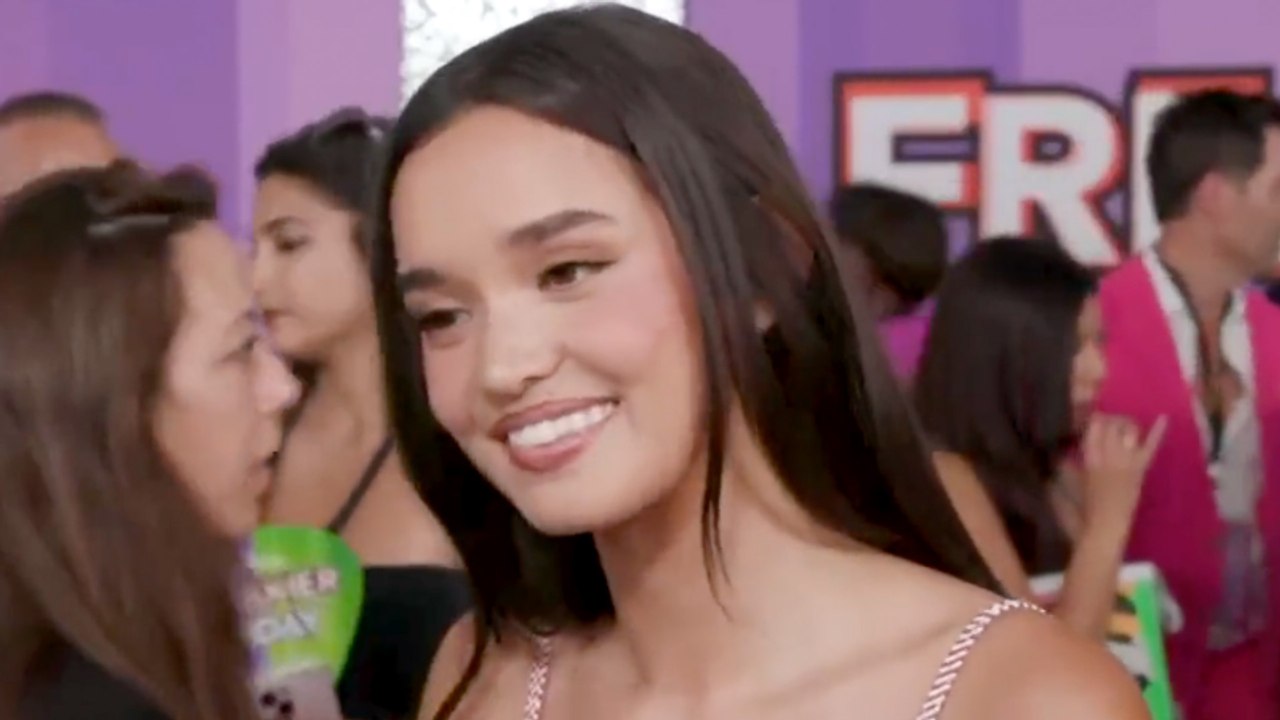 Sophia Hammons Talks Working With Lindsay Lohan & Jamie Lee Curtis in 'Freakier Friday' | THR Video