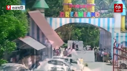 ৰ'লাৰ ক'ষ্টাৰৰ বেল্ট ছিগি ৯ ফুট তললৈ ছিটিকি পৰিল শিশু