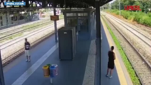 Varese: accoltellano alla gola un 26enne per rapina su un treno regionale, arrestati due ventenni