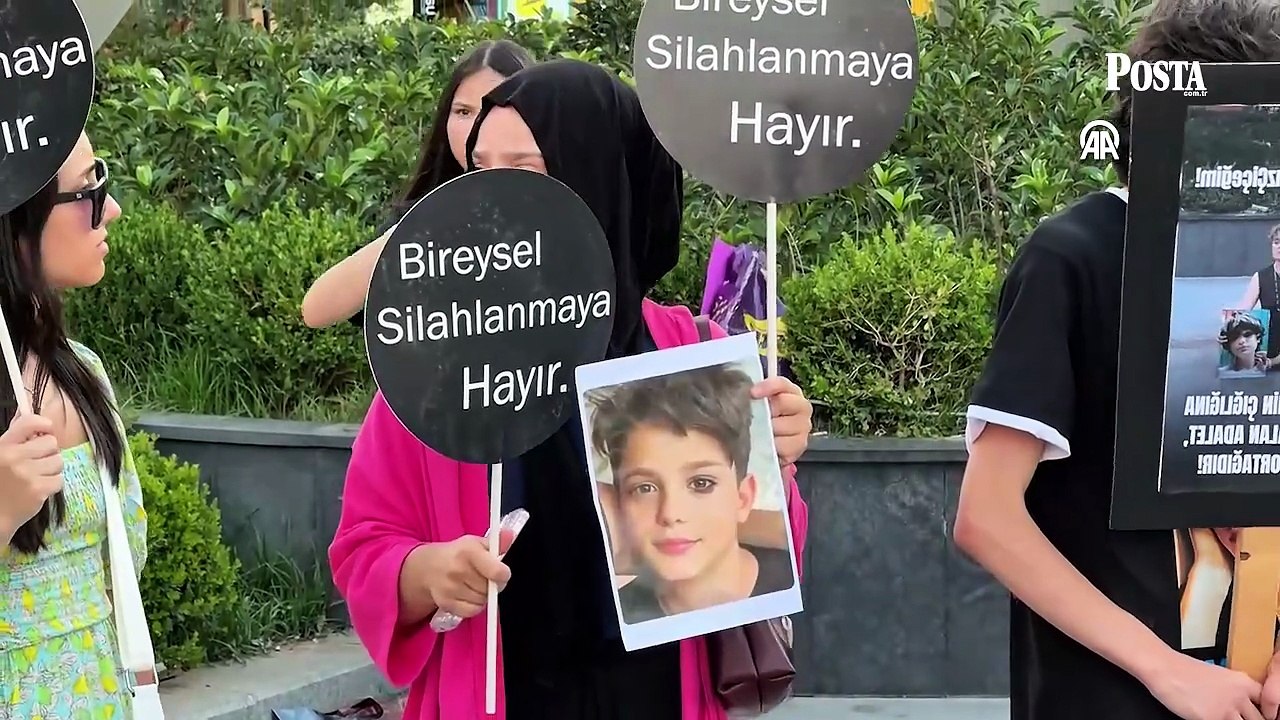 Mattia Ahmet Minguzzi'nin annesi Yasemin Minguzzi Bakırköy'de oturma eylemi yaptı
