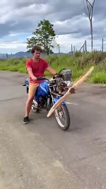 See_how_he_blows_away_his_father_.#shorts_#shortvideo(360p)