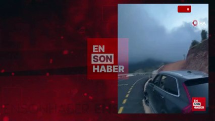 Hatay’da manzaralı yolda dans eden çift